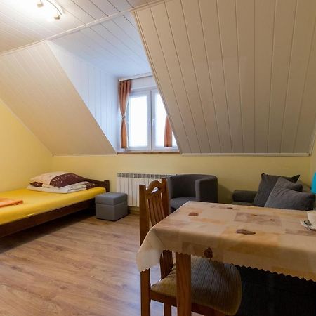 Dworek Julia - Klimatyzowane Komfortowe Pokoje Nad Solina - Bieszczady Polańczyk Esterno foto
